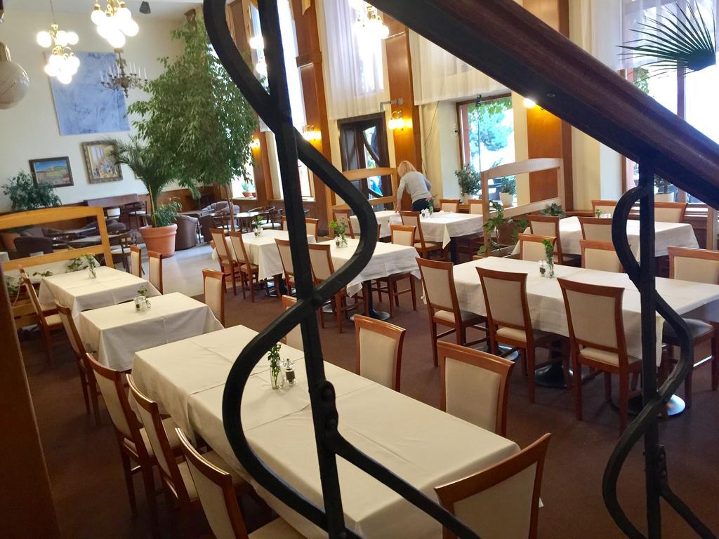 马捷豪华大酒店 Banská Štiavnica 外观 照片
