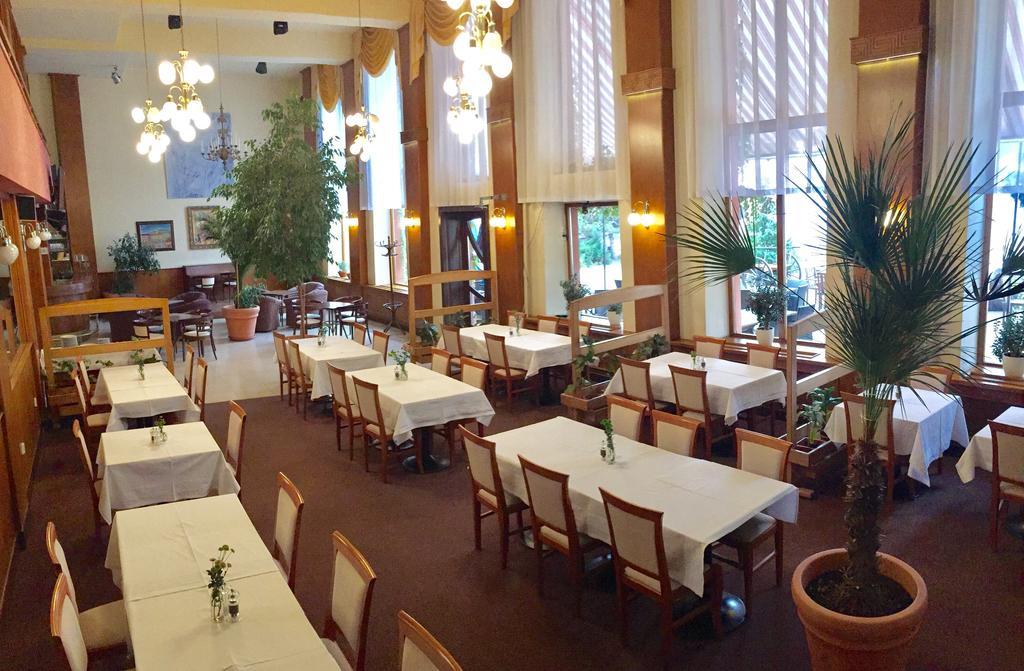 马捷豪华大酒店 Banská Štiavnica 外观 照片